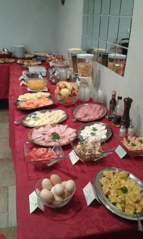 Albergo Ristorante Monterosa Ameno Exteriér fotografie